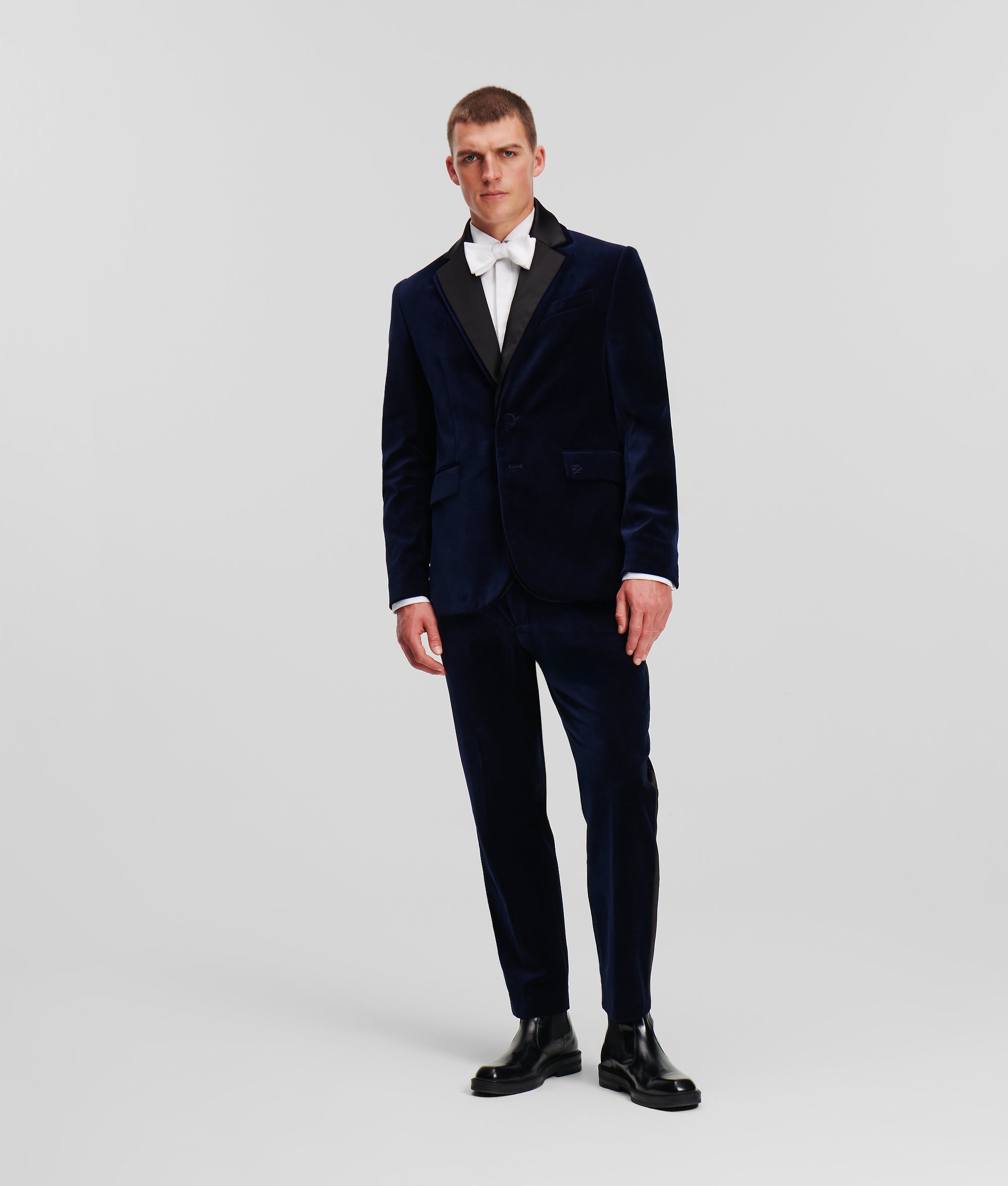 VELVET BLAZER HANDPICKED BY HUN KIM - Image 5